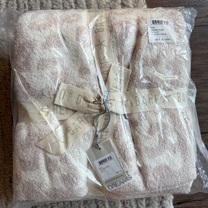 Barefoot Dreams Cozy Chic Barefoot in the Wild Blanket in Cream/Stone